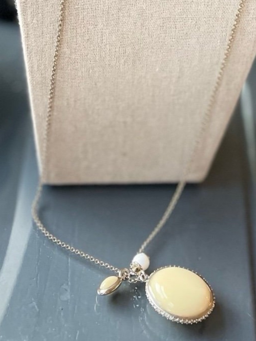 N254 Vtg Ann Taylor multi-charm pendant necklace, can be doubled, 30”